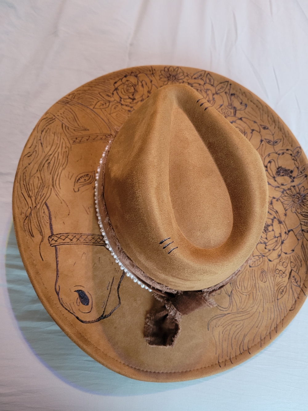 Hand-Burned Vegan Suede Western Hat with Horse Design - Camel